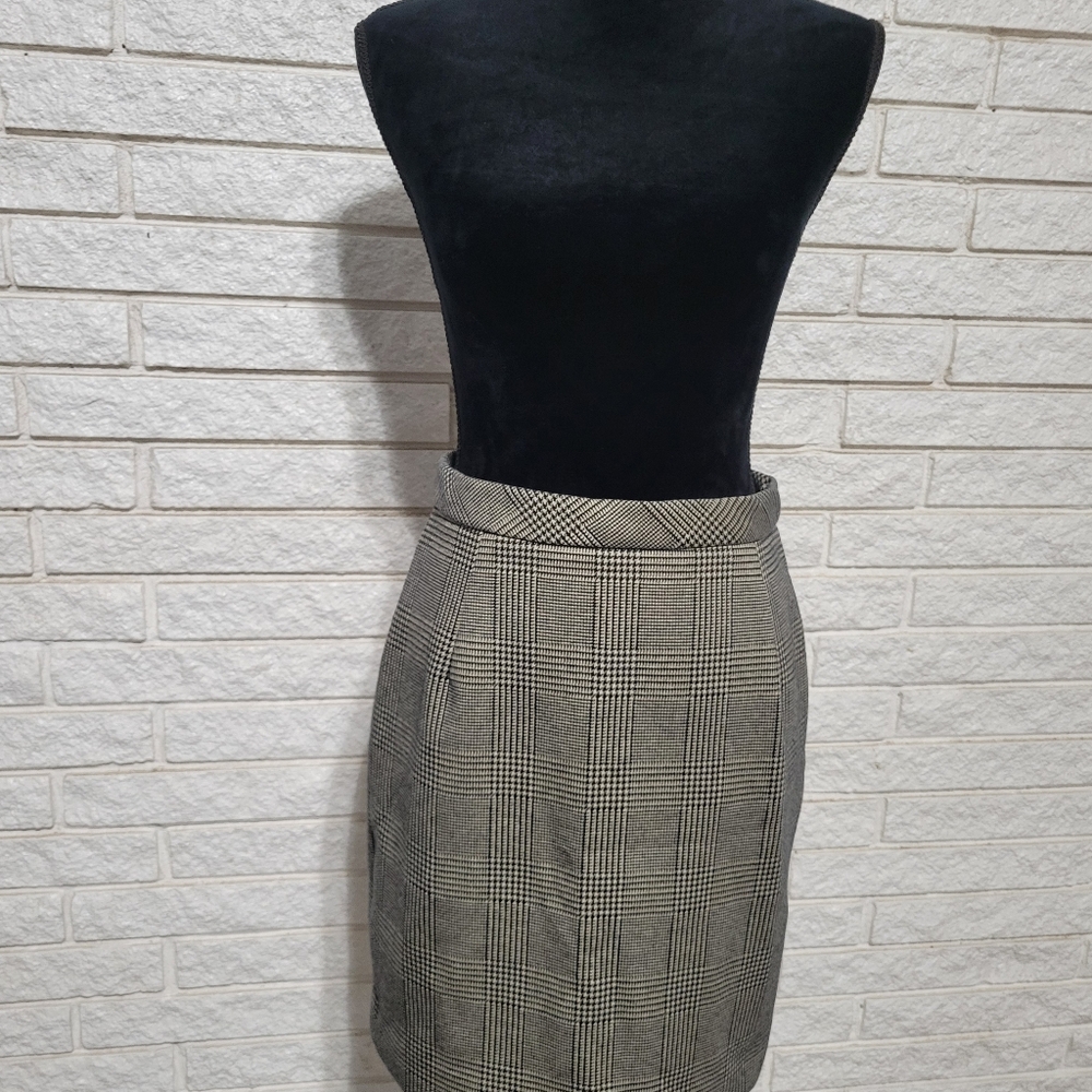 H & M womens houndstooth Black & white skirt preppy business Sz 6 EUC